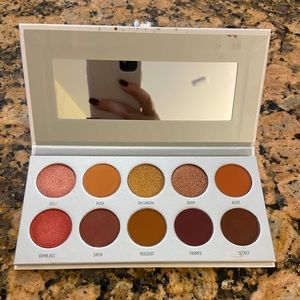 NWOT MORPHE EYESHADOW PALETTE RING THE ALARM